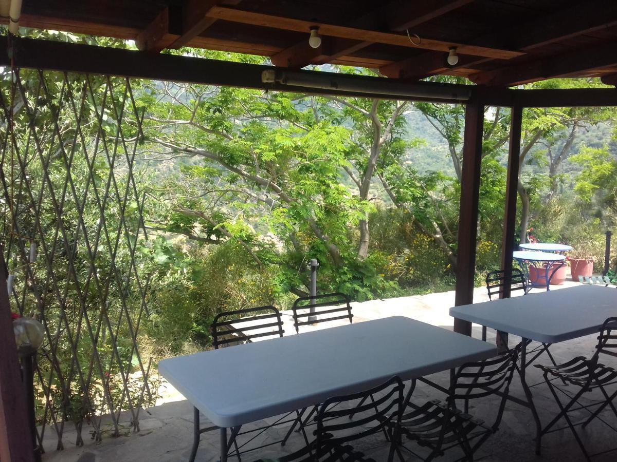 Ikarian Centre - Accommodation & Mountain Hiking إفديلوس المظهر الخارجي الصورة